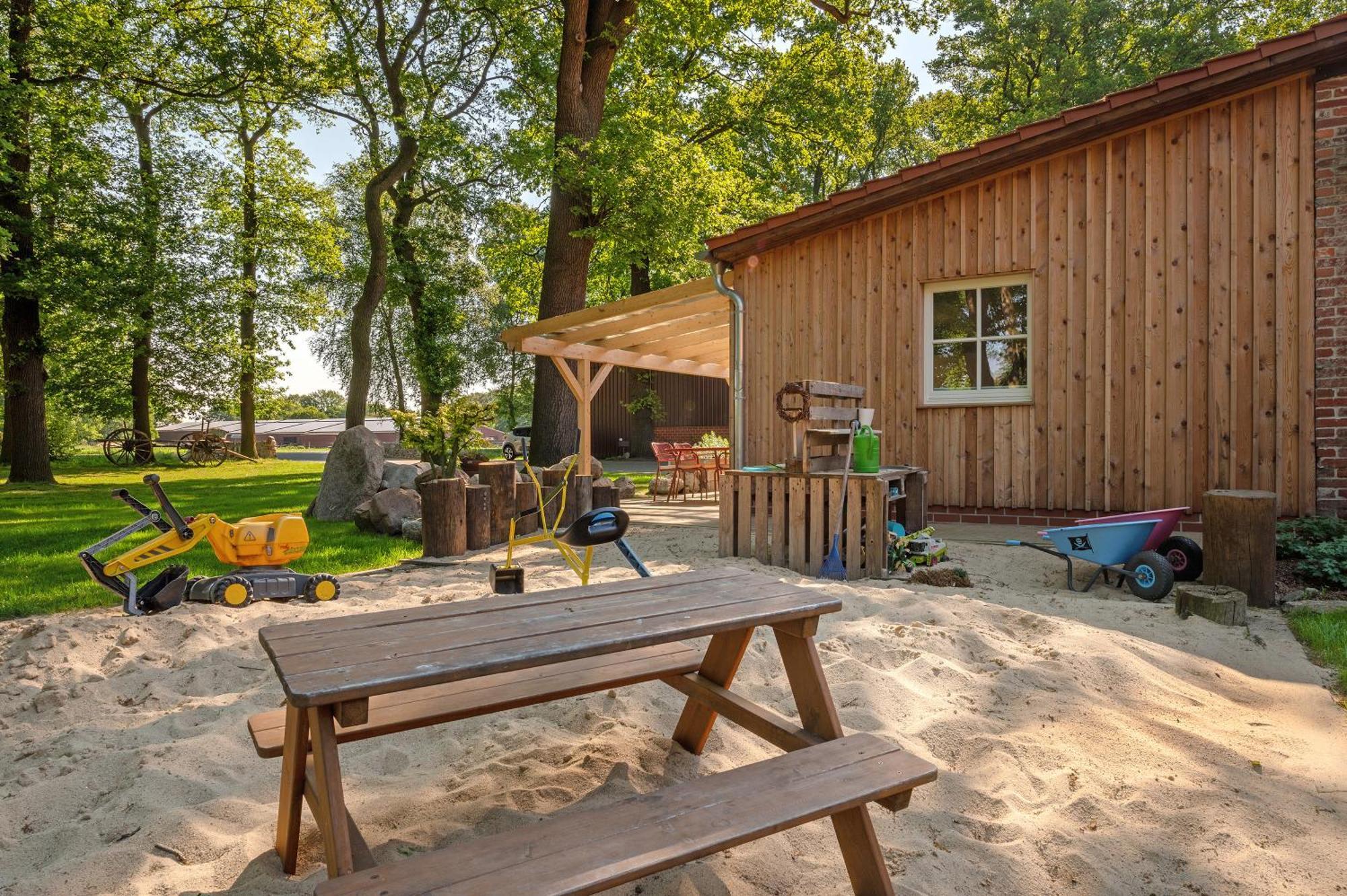 Eichengefluester Kranichzimmer Wagenfeld Bagian luar foto